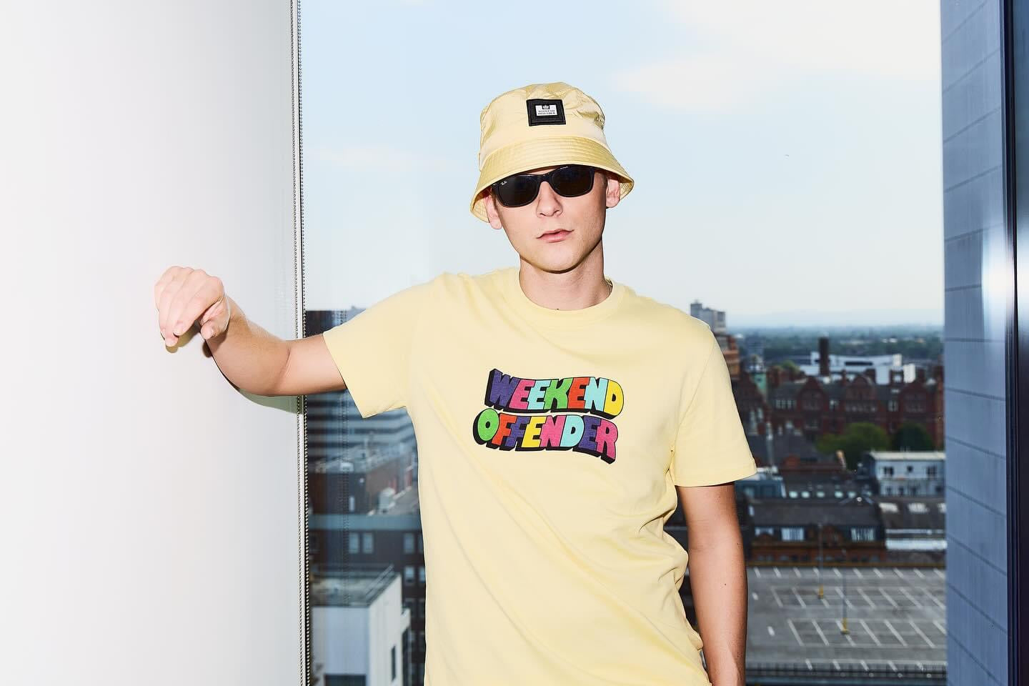T-SHIRT