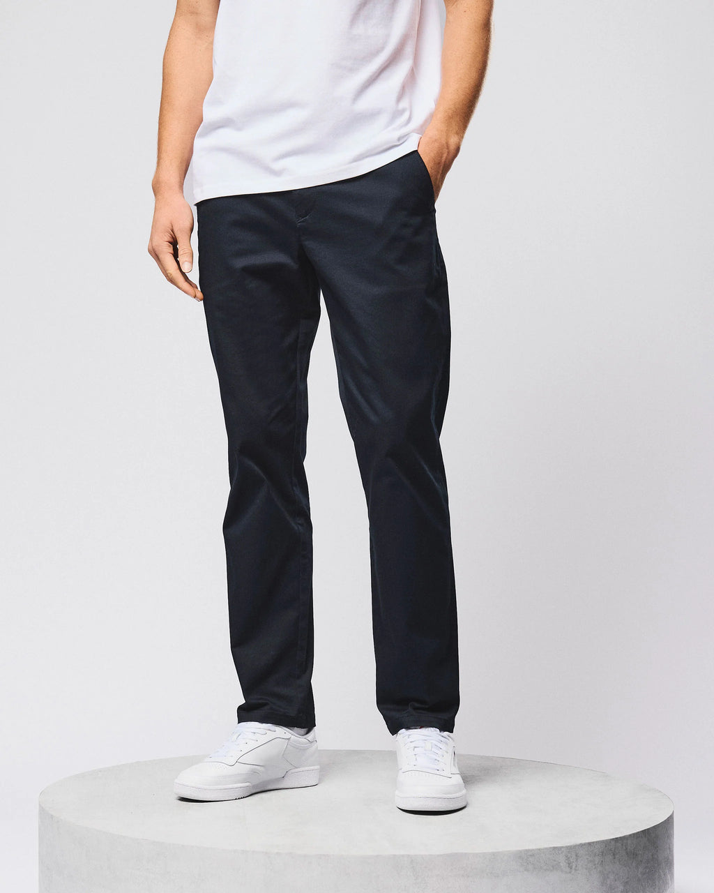 Weekend Offender Chino navy