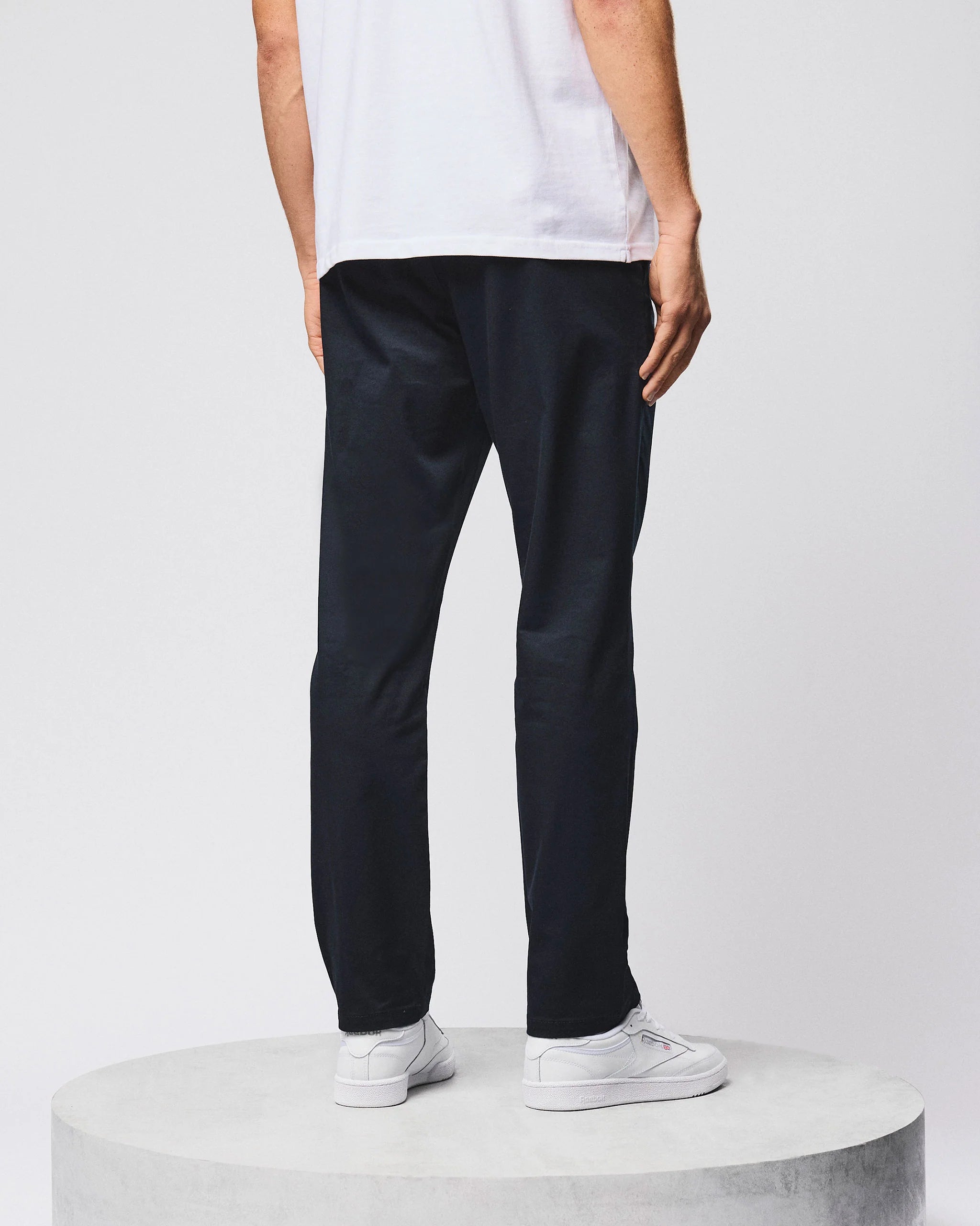 Weekend Offender Chino navy