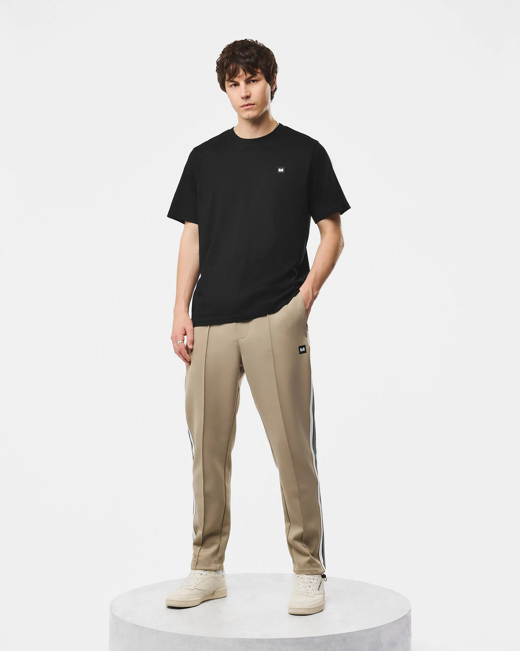 Weekend Offender Brooklands tee black