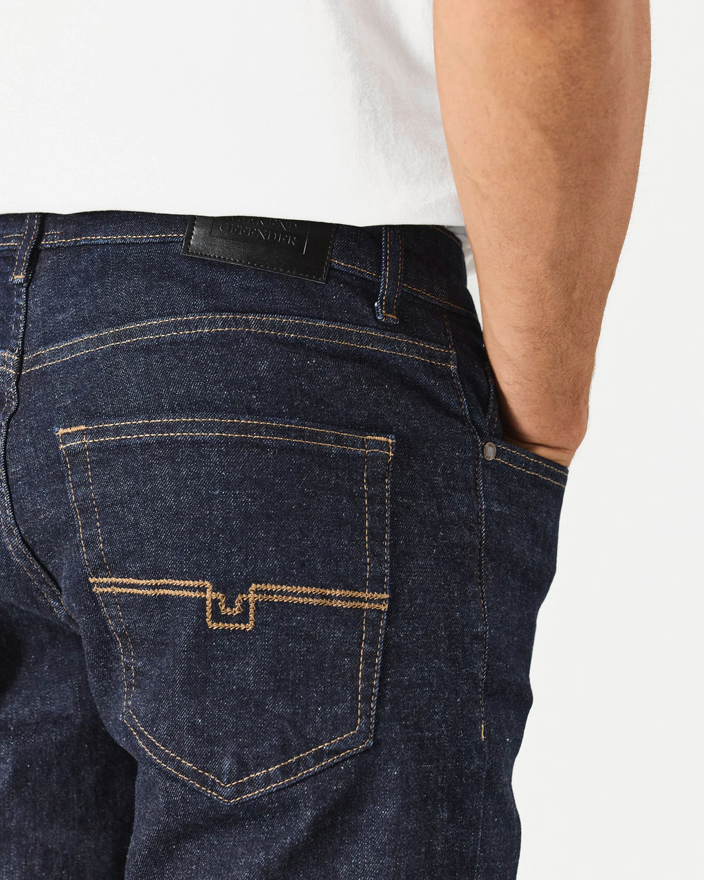 Weekend Offender Tapered fit dark rinsed