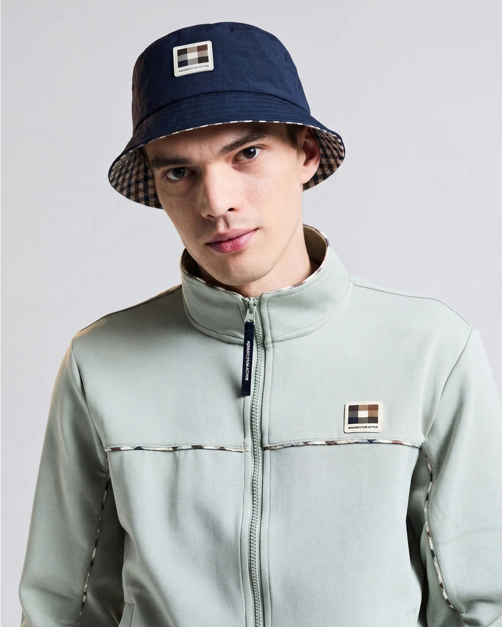 Aquascutum Lamina badge bucket cap navy