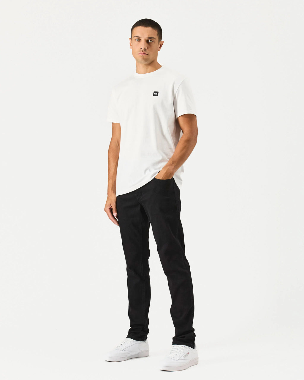 Weekend Offender Tapered fit black