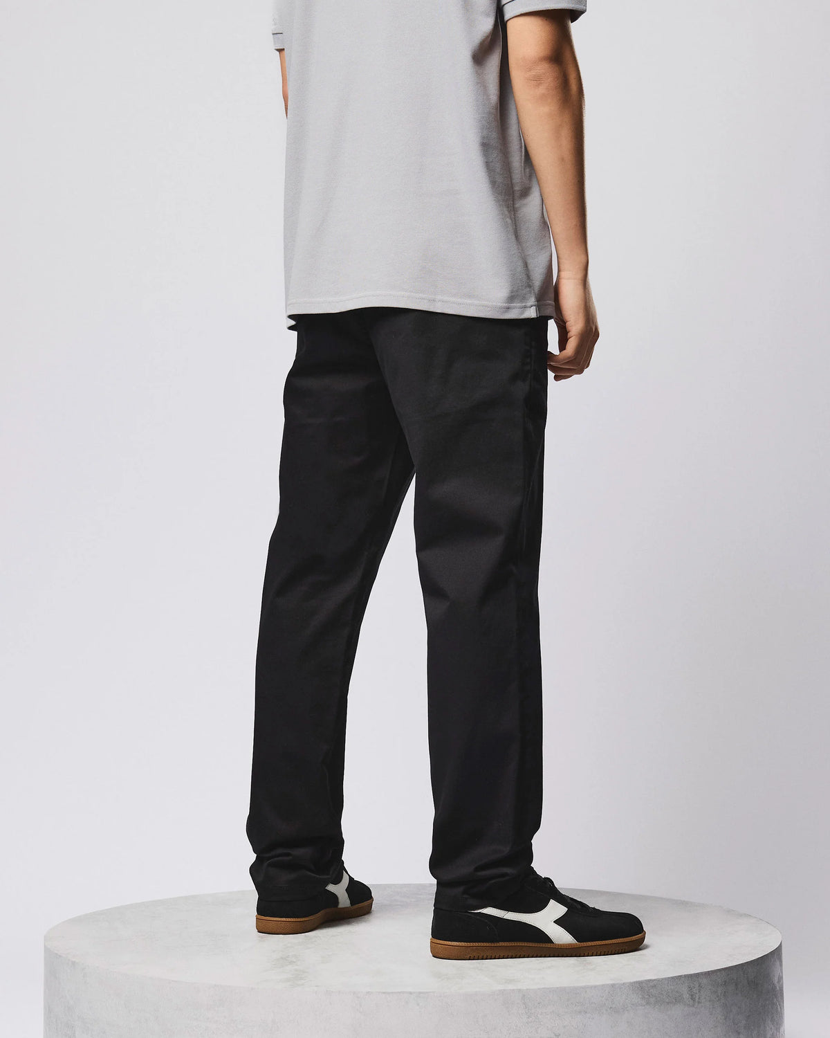Weekend Offender Chino pant black