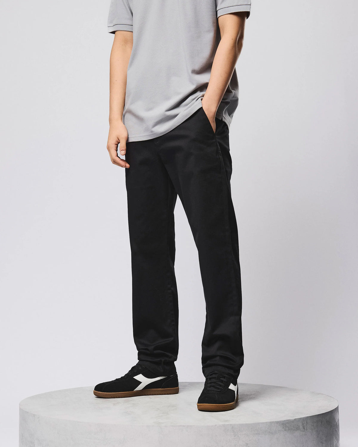Weekend Offender Chino pant black