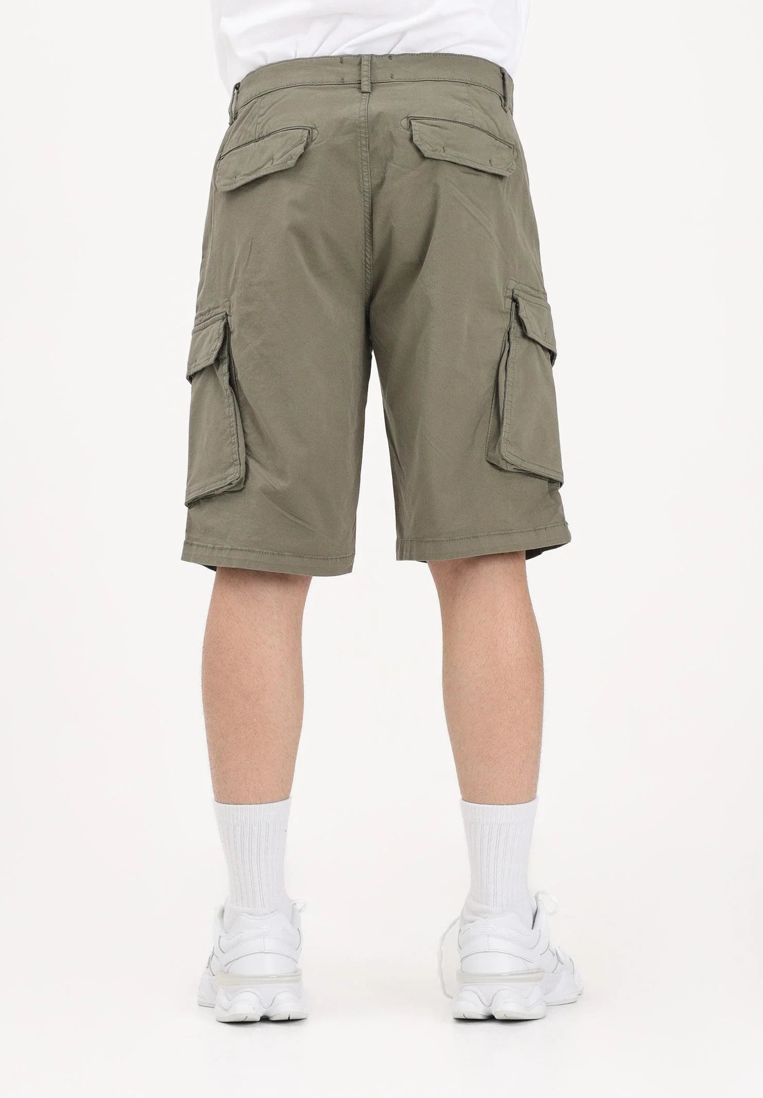 Lyle and Scott Wembley cargo salvia