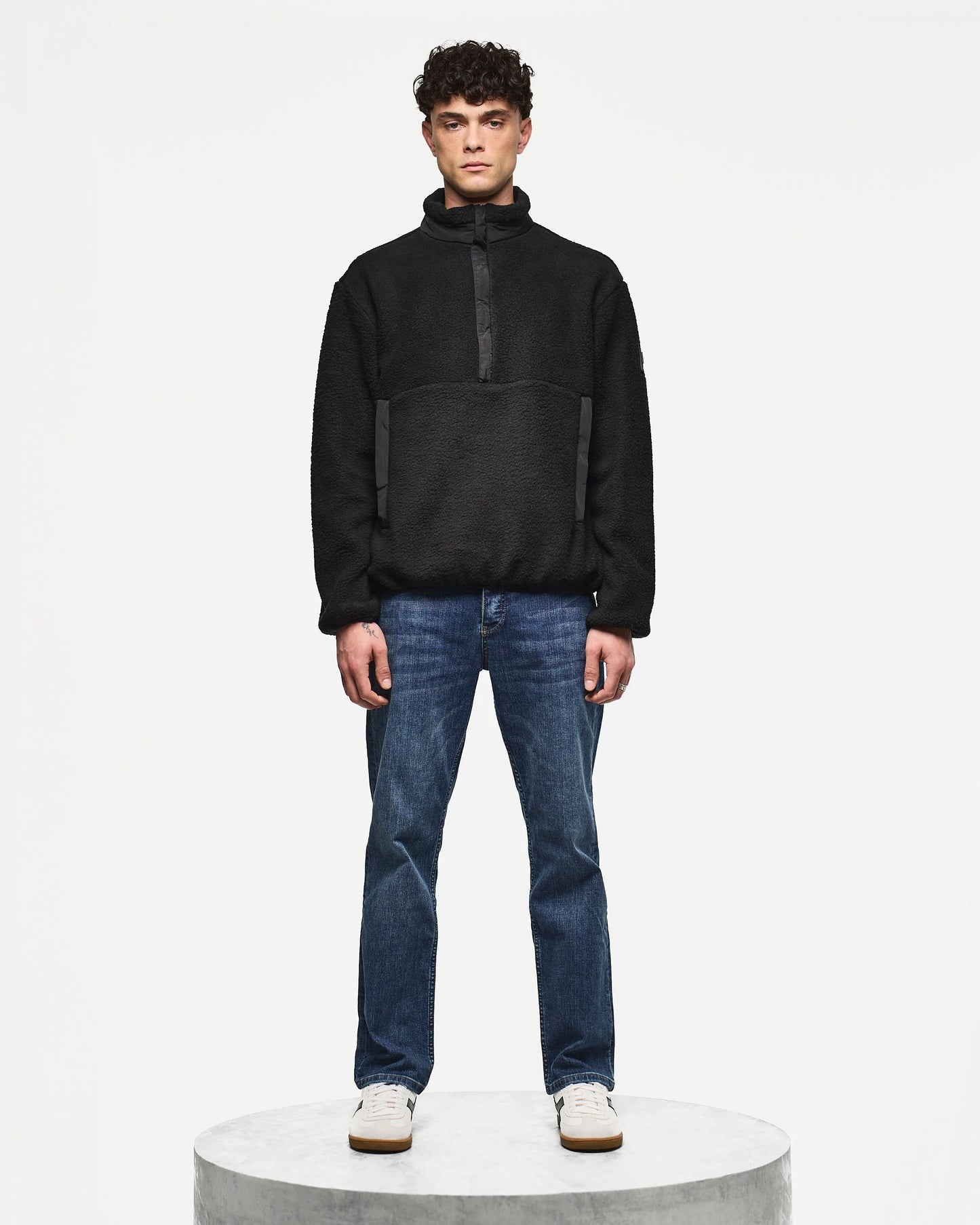 Weekend Offender Stanier Black