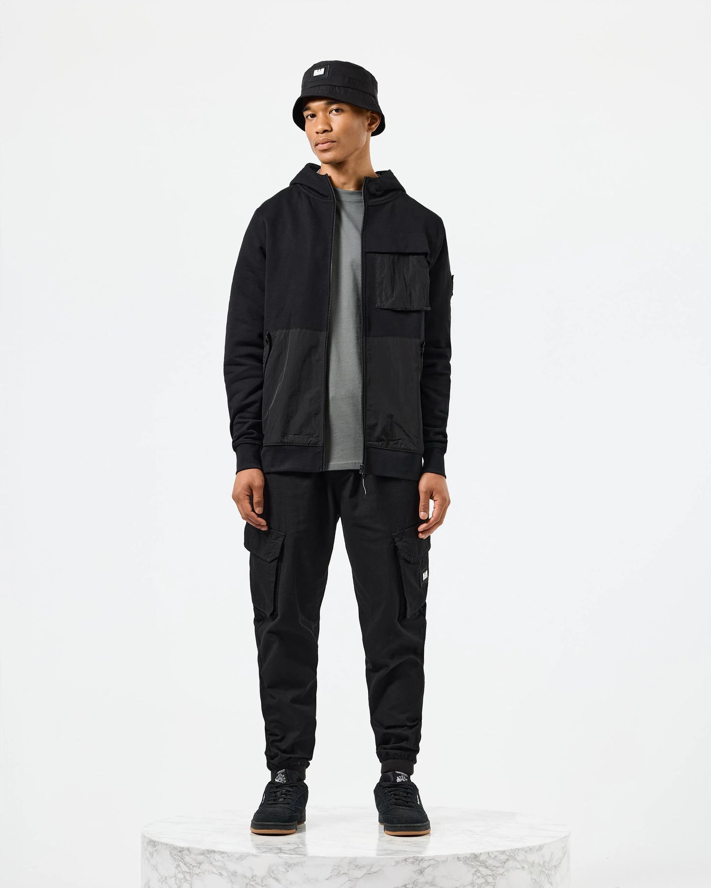 WEEKEND OFFENDER Daponte Zip Hoodie Black