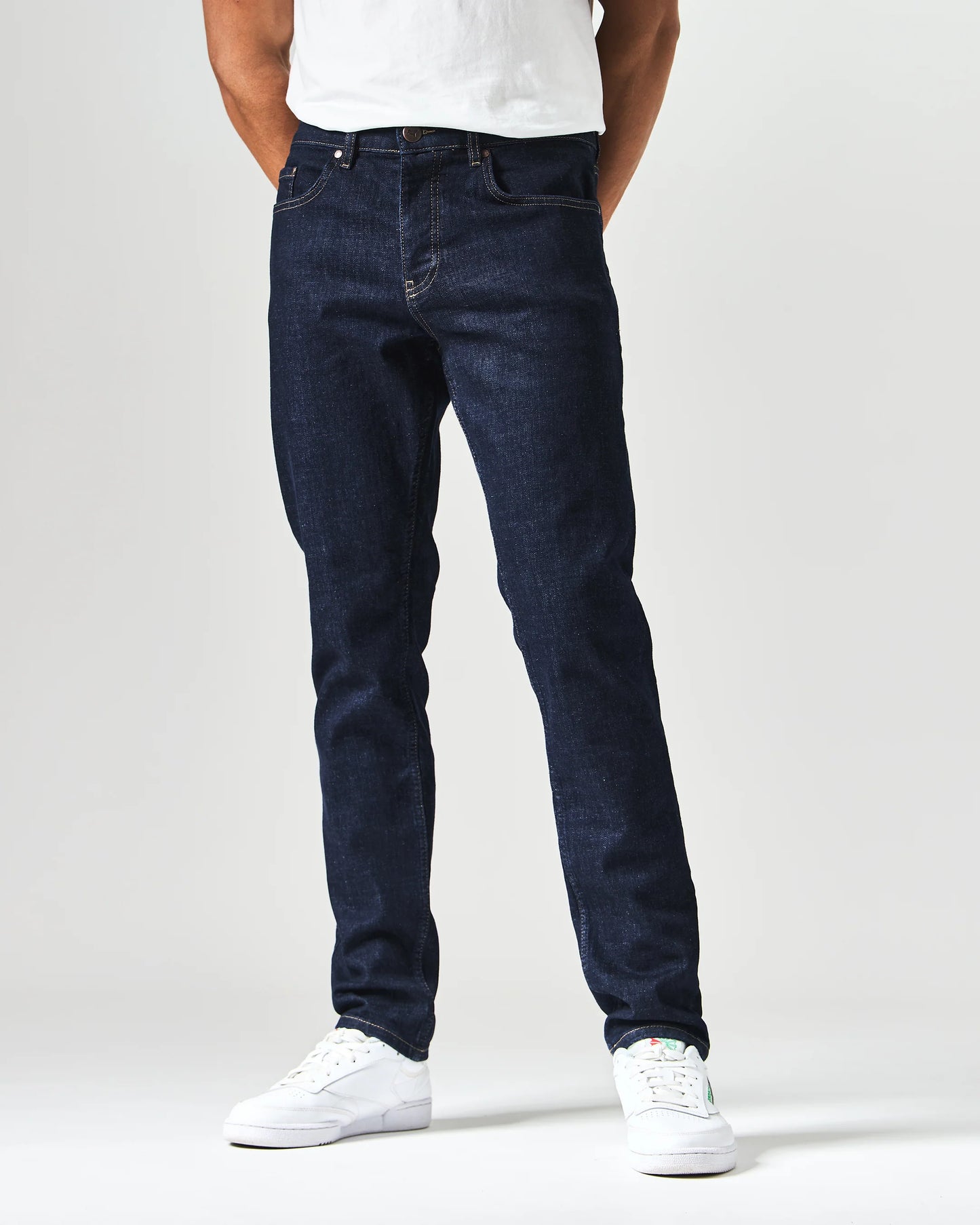 WEEKEND OFFENDER 444 Tapered Dark Rinsed Denim Jeans