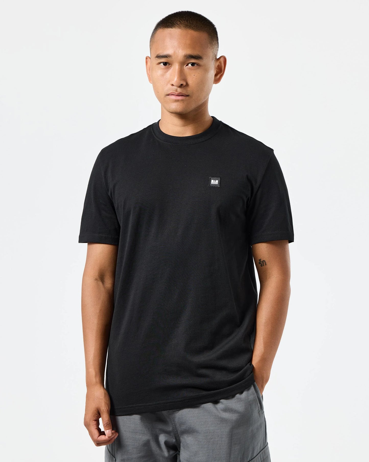 WEEKEND OFFENDER Cannon Beach T-Shirt Black